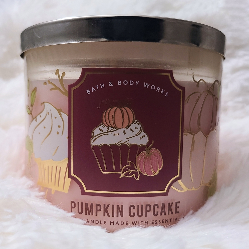 Bath & Body Works Pumpkin Cupcake 3-Wick Candle Fall Bakery Scent
